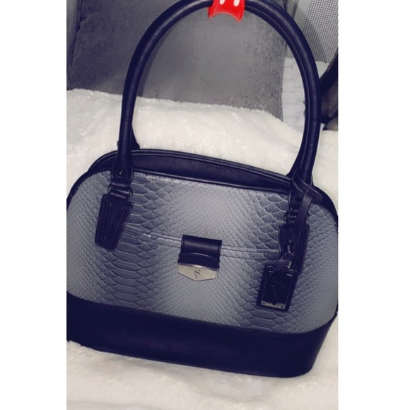 simply vera wang handbags